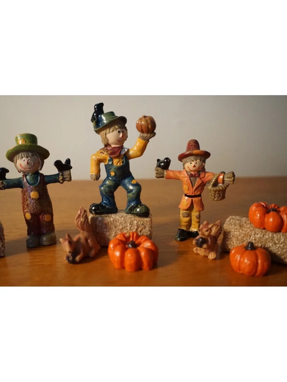 Scarecrow Pumpkin Mini Hay Bales Halloween Fall Village Accessories Decor